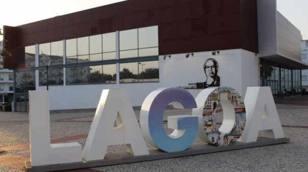 Lagoa recebe exposição "Musicografia" de Márcia Estima