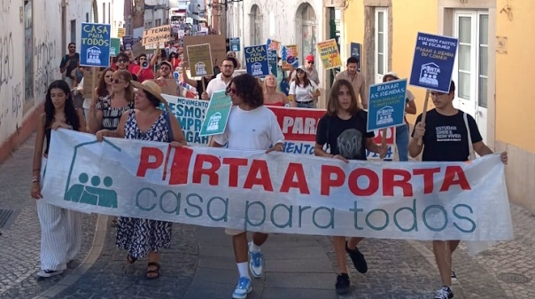 Movimento Porta a Porta – Casa para Todos volta a sair à rua em Faro, Portimão e Lagos