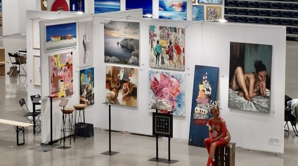 Feira Internacional de Arte Contemporânea do Algarve regressa ao Portimão Arena