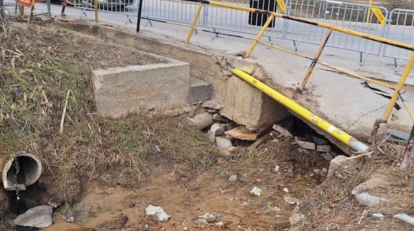 Deputado do PAN em Olhão alerta para obras urgentes em estrada que "desabou há mais de um ano"  