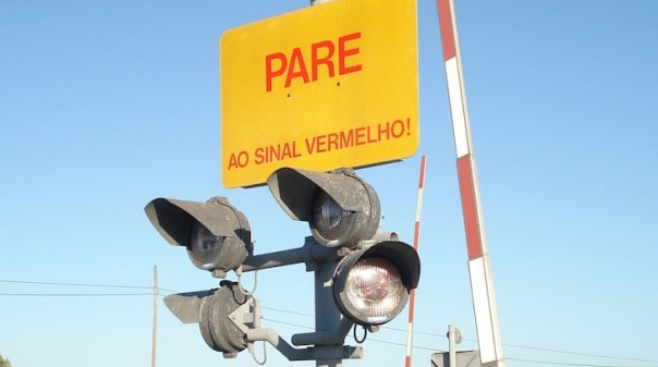 Silves: Trânsito desviado para trabalhos em passagem de nível