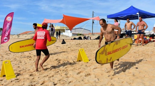 Praia de Faro acolheu 1ª edição do Encontro Internacional de Nadadores-Salvadores