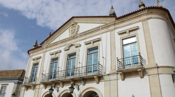 Faro passa a cobrar taxa turística todo o ano com valores diferenciados