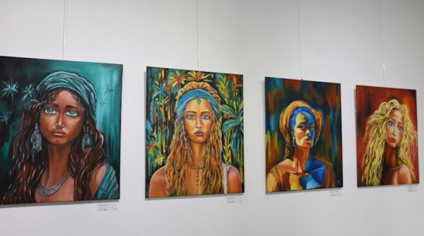 Exposição "Emoções" da artista Manuela Bernardo em exibição na EMARP