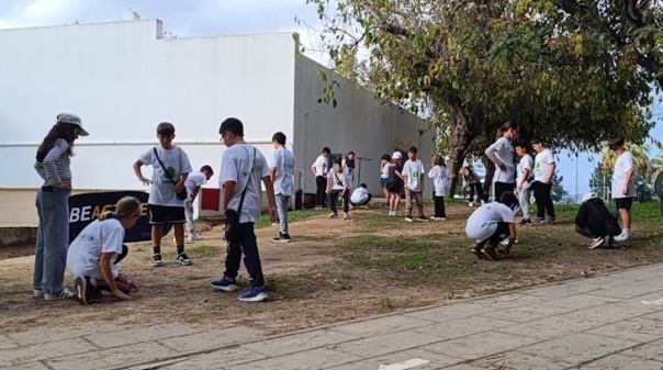 Professor de educação física faz reviver jogo do berlinde em escola de Faro 