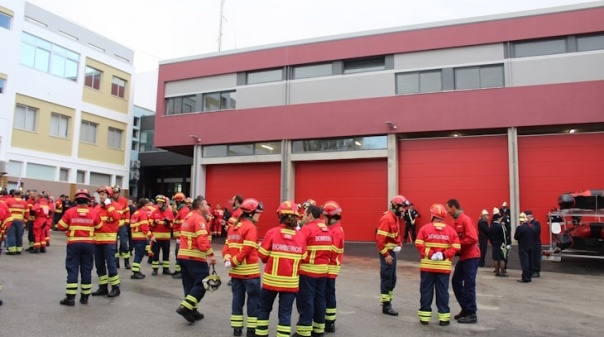 Bombeiros de Portimão celebram 98 anos de atividade com novos meios operacionais 