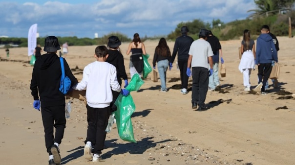 Ação de limpeza nas praias de Vale do Lobo recolheu 143 quilos de lixo 