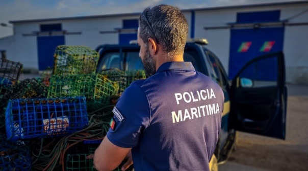 Polícia Marítima apreende 27 artes de pesca em Olhão