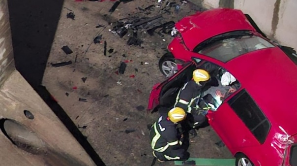 Carro despista-se e cai na comporta da barragem de Beliche