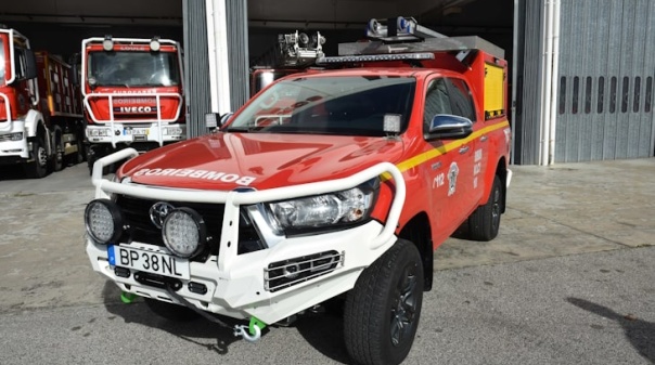 Bombeiros de Loulé receberam duas novas viaturas de combate a incêndios