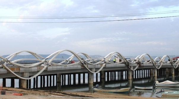 Nova ponte de acesso à Praia de Faro inaugurada no domingo 