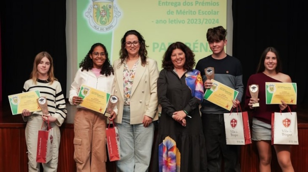 Alunos do 6º e 9º ano receberam prémios de mérito escolar da Câmara de Vila do Bispo