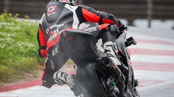 Chuva limitou testes de Superbike em Portimão