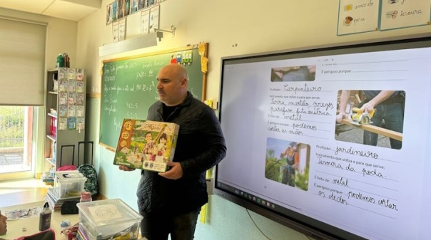 União das Freguesias de Faro entregou kit a alunos do 1º ciclo dedicado à reciclagem 