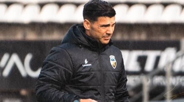 Treinador do Farense colocou lugar à disposição