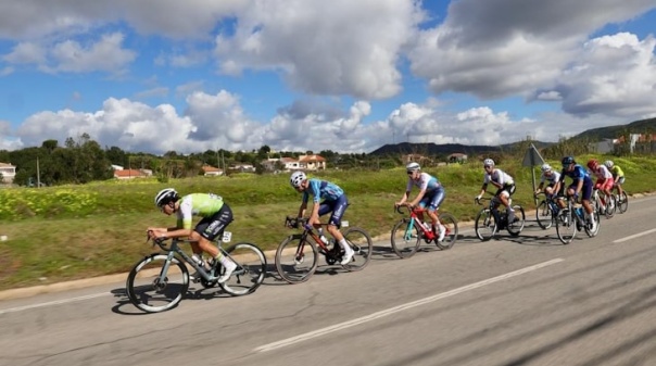 Volta ao Algarve: Subida à Fóia vai atribuir primeira amarela e começar a definir a geral