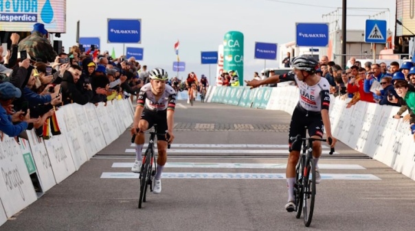 Volta ao Algarve: UAE Emirates 'derrota' Vingegaard com 'dobradinha' no alto da Fóia