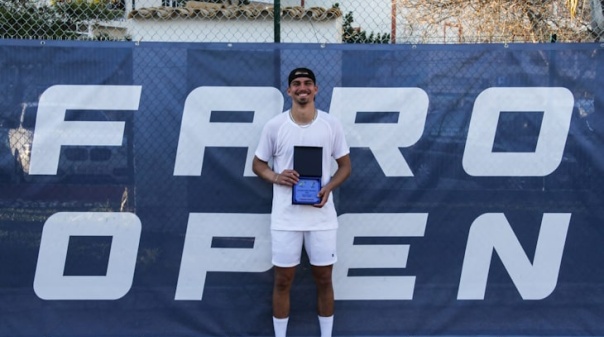 Marko Topo derrota Tiago Pereira e Frederico Silva para vencer o Faro Open