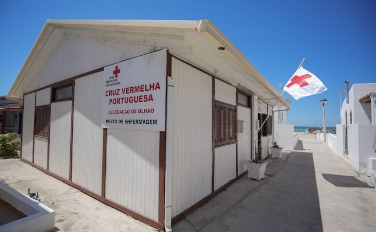 Postos de praia com apoio de enfermagem abertos nas ilhas da Fuseta e da Armona